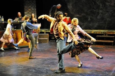 Art Hounds: Heaven, Henry Cowell, and Bach’s B-Minor Mass on the big screen