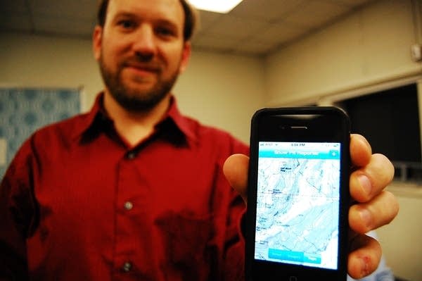 Students learn smart phone programming in U of M's new 'apps' class