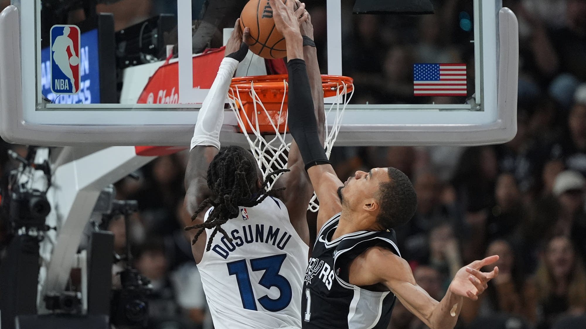 Wembanyama returns with a huge performance as the Spurs beat the Wolves 126-97 for a 3-2 lead