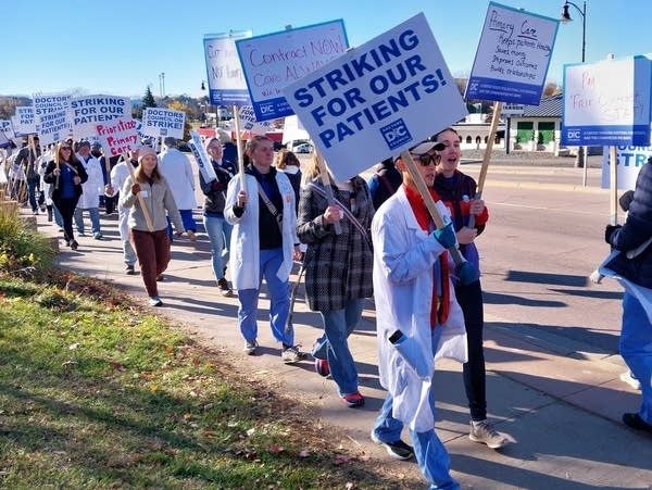 Doctors launch one-day strike against Allina Health 
