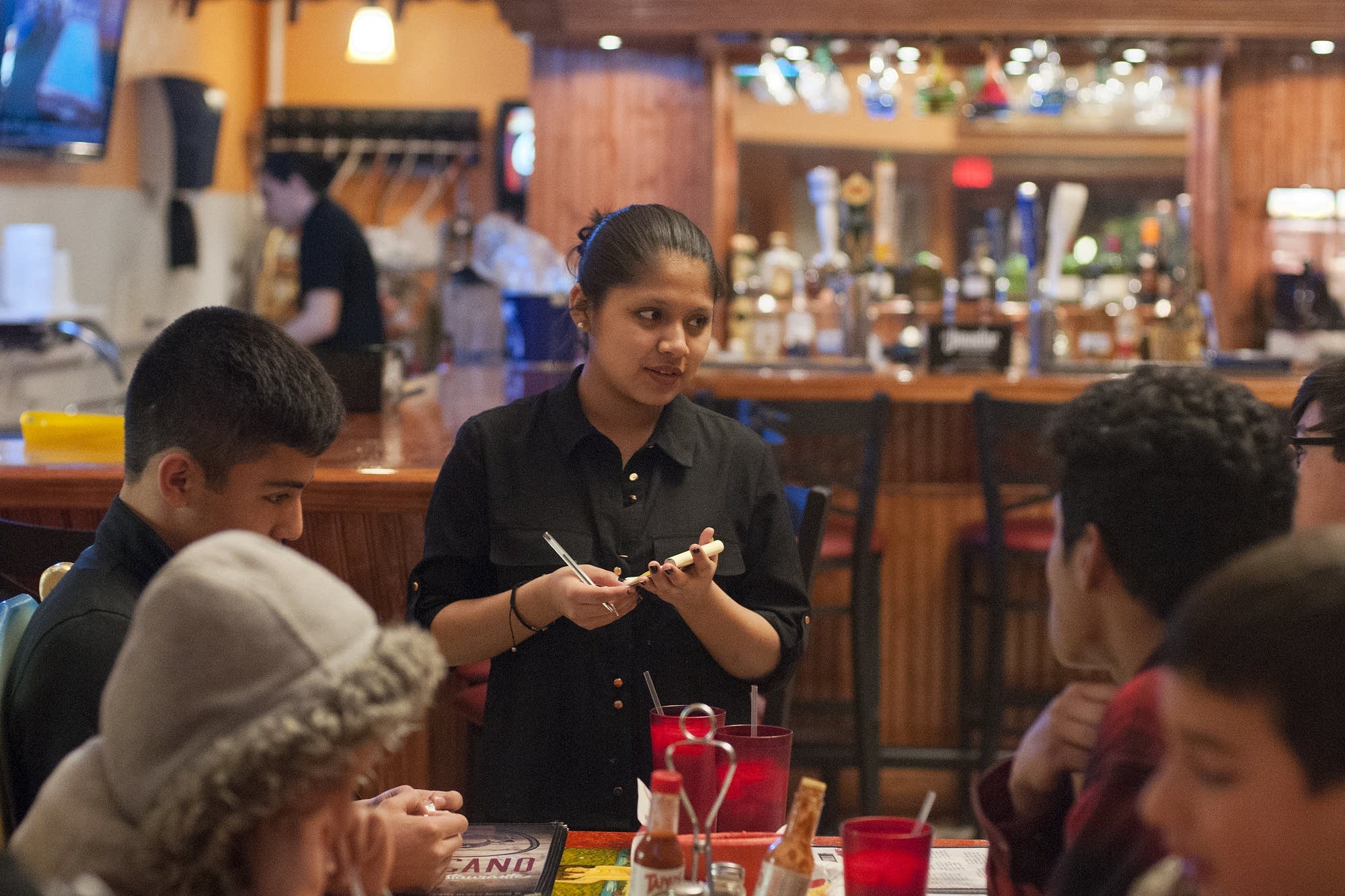 Lesly Felix takes orders