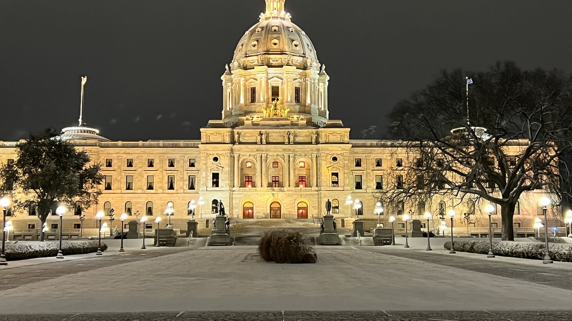 Minnesota leaders to unveil budget forecast, setting stage for Capitol talks - Vimarsana News