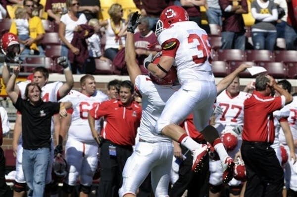South Dakota stuns Minnesota Gophers 41-38