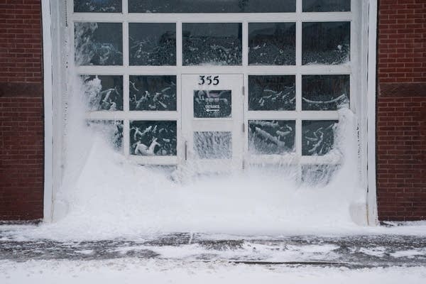 Heavy snow north, rain south Thursday ahead of weekend storm