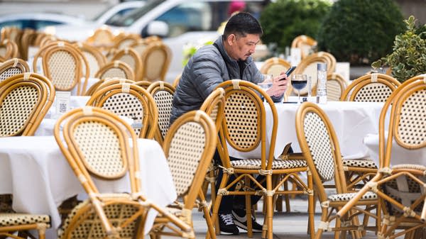 Recent research has found gender to be a weak predictor for loneliness. Instead, socioeconomic status might be more accurate.