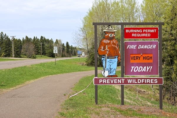 Stewart Trail Fire near Two Harbors now 62 percent contained; at least 30 buildings burned
