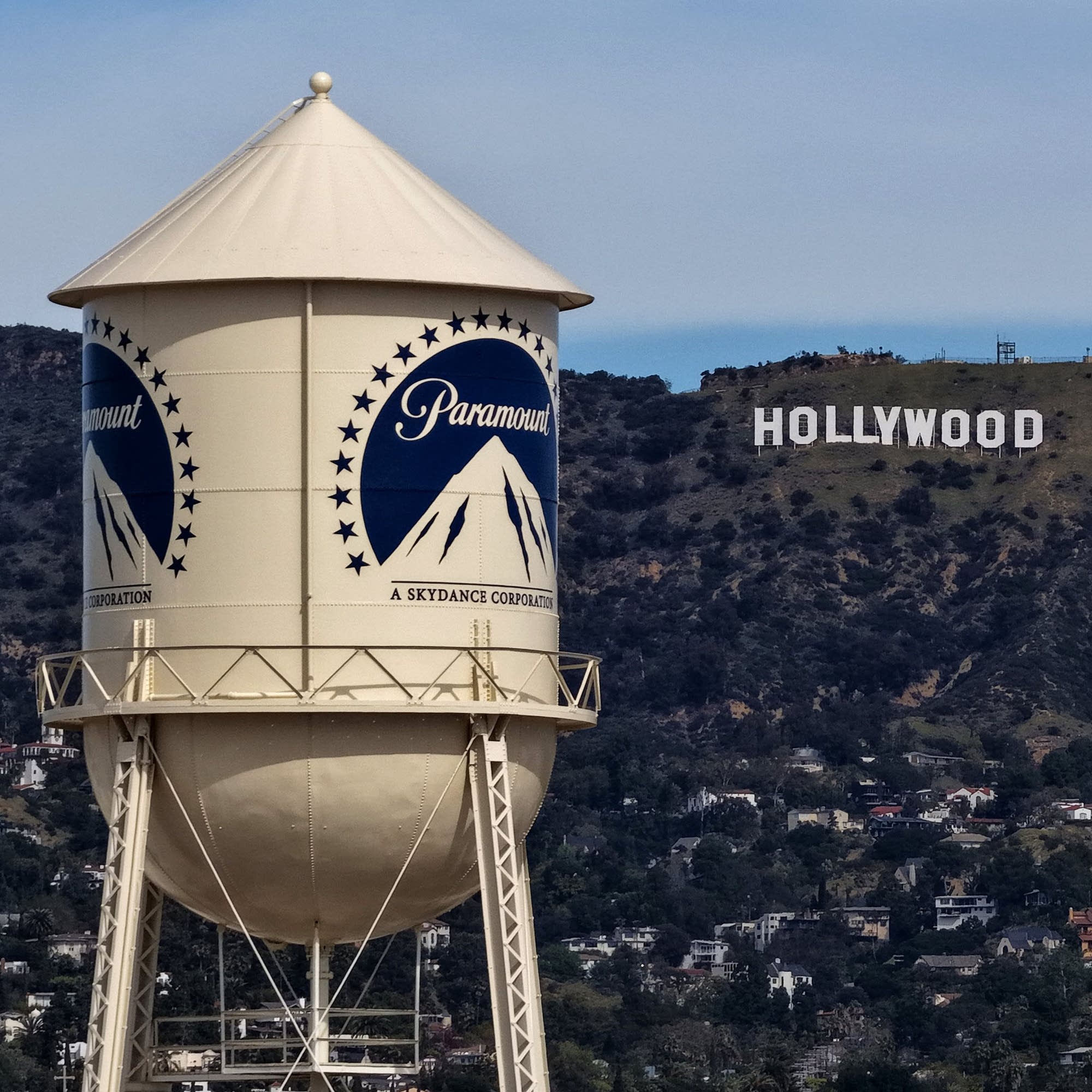 Paramount poised to acquire Warner Bros.