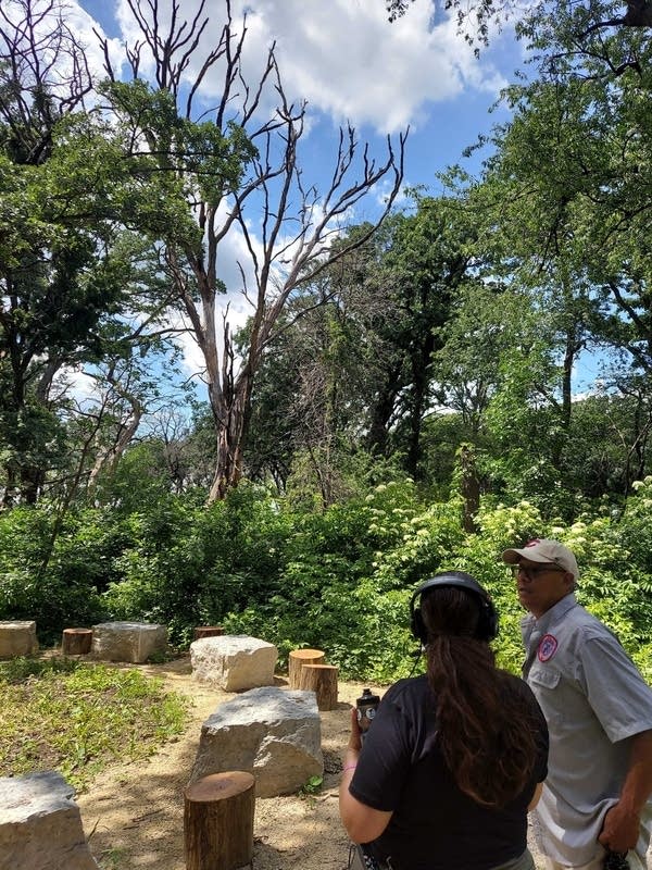 819442-20250728-two-people-talk-600 Southern Minnesota Muqafaa website reveals the history of the original tool industry