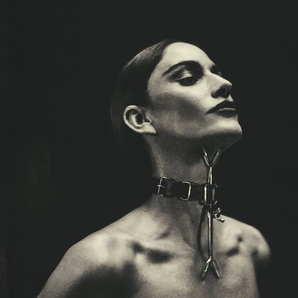 Niia - Throw My Head Out The Window