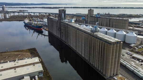 The bulk carrier Solina at the grain terminal