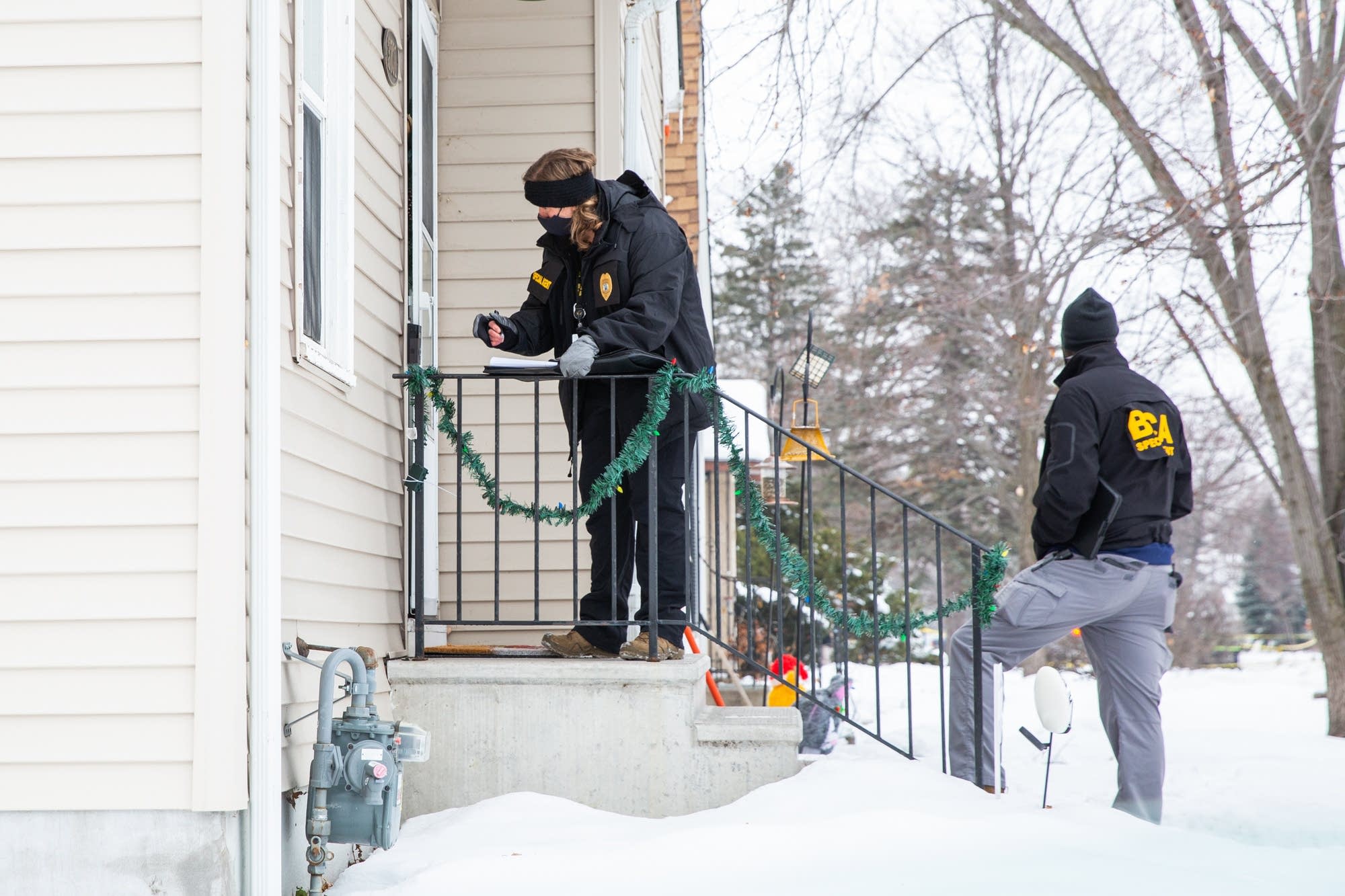 Robbinsdale police officers fatally shoot man with knife MPR News