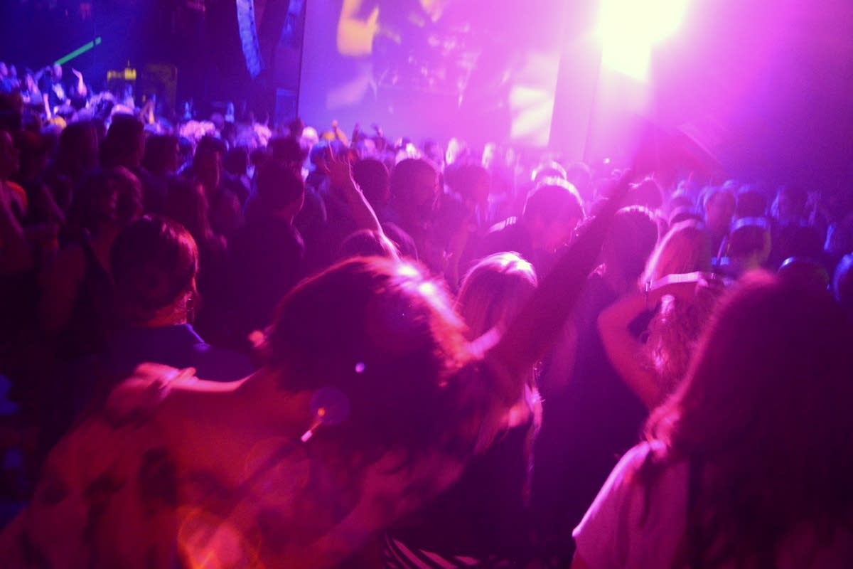 Photos Let’s Go Crazy! Transmission pays tribute to Prince at First Avenue