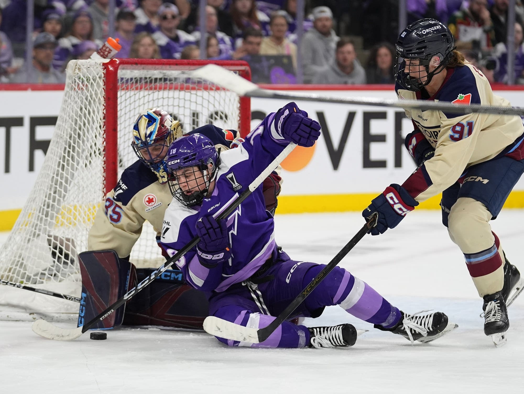 Victoire beat Frost 2-1 in PWHL playoffs semifinals bringing