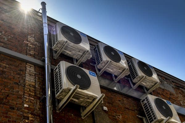 Air conditioners help us stay cool during hot weather. But at the same time, the refrigerants each unit has is contributing to global warming -- much more than carbon dioxide.