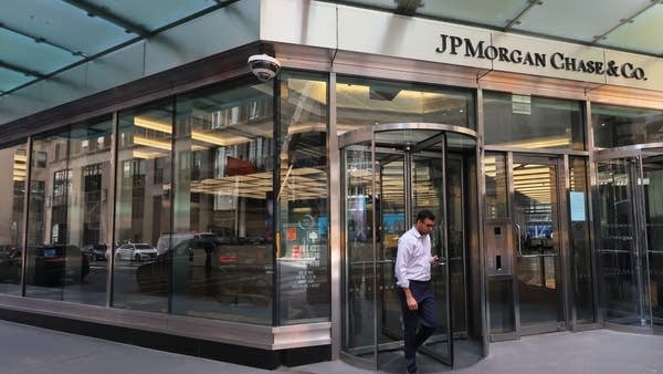  JP Morgan profits rise on higher interest rates
