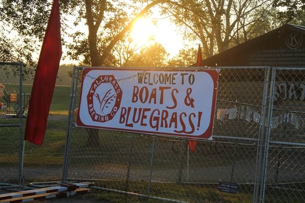 Boats and Bluegrass 07
