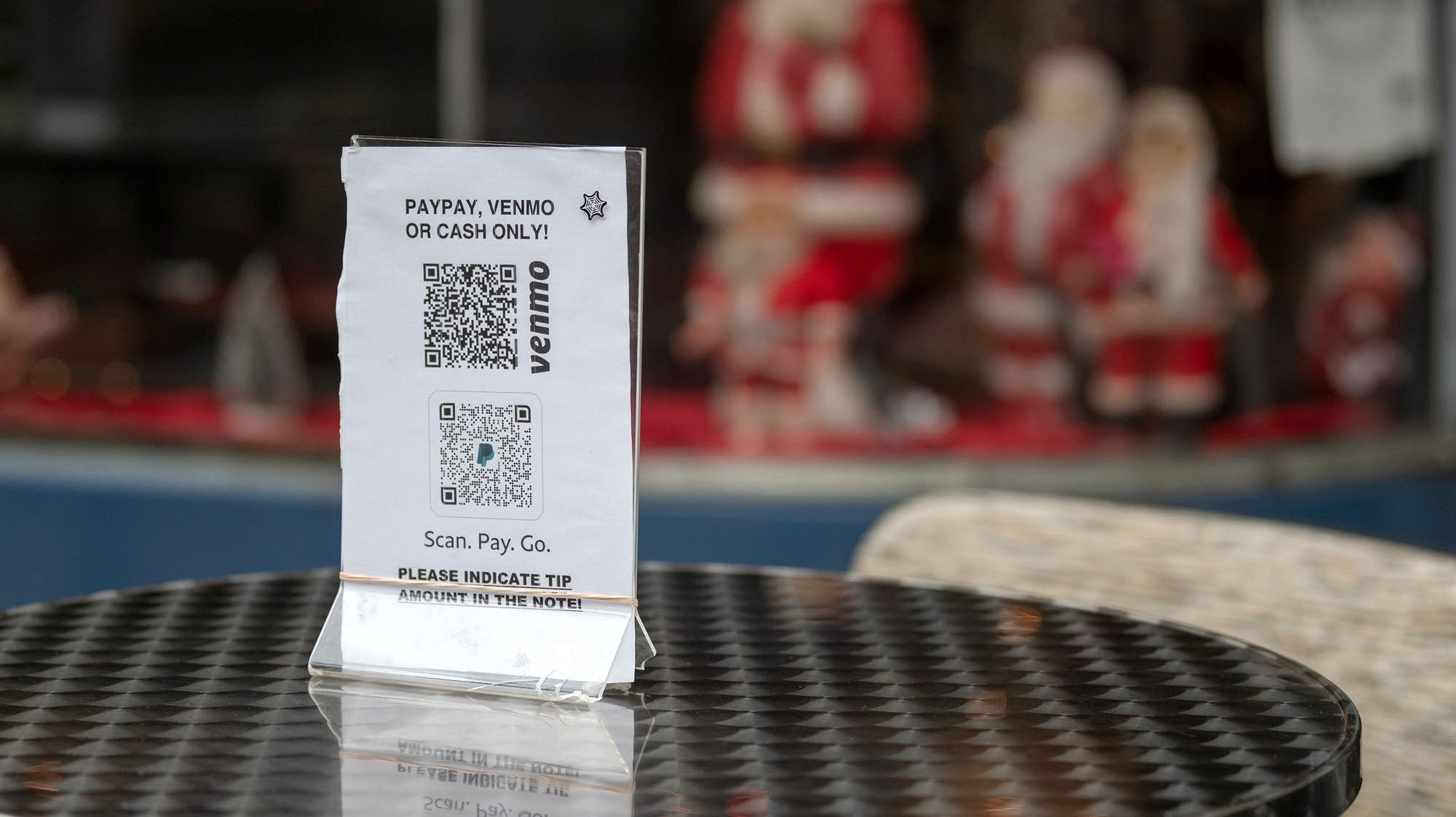 QR codes replace staff at Walker Art Center restaurant QR codes replace staff at Walker Art Center restaurant