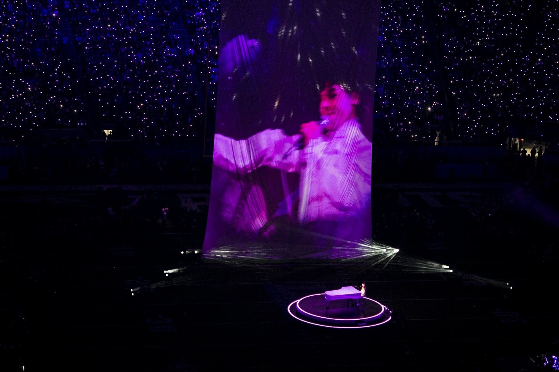 Justin Timberlake performs the Prince song 'I Would Die 4 U.'
