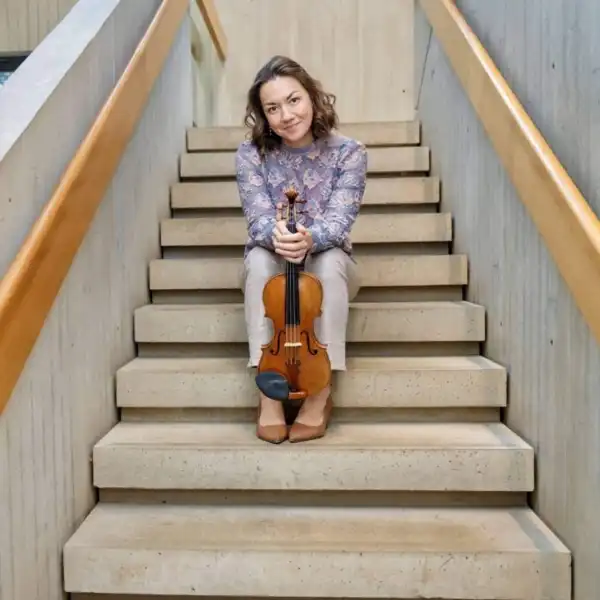 Violinist Ariana Kim sews an (un)common thread on latest album