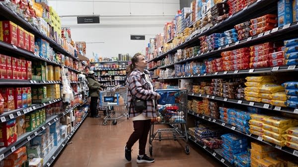 Analysts plan on paying attention to what retailers say about future pricing during earnings calls this week.