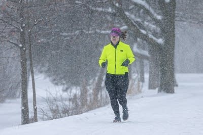 Minnesota school districts delay start of classes as winter storm brings heavy snow, gusty winds