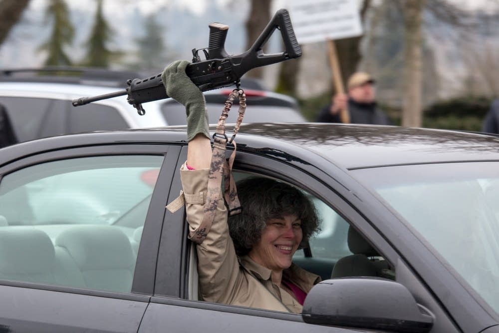 Pro-gun activists rally in Washington State