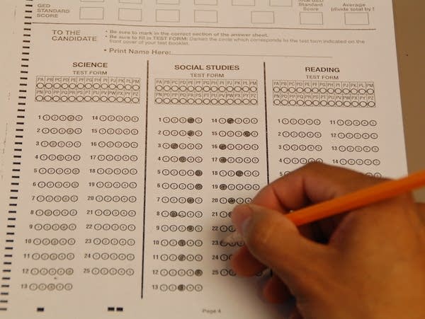 テストテスト Minnesota school test scores stabilize but COVID's effects linger
