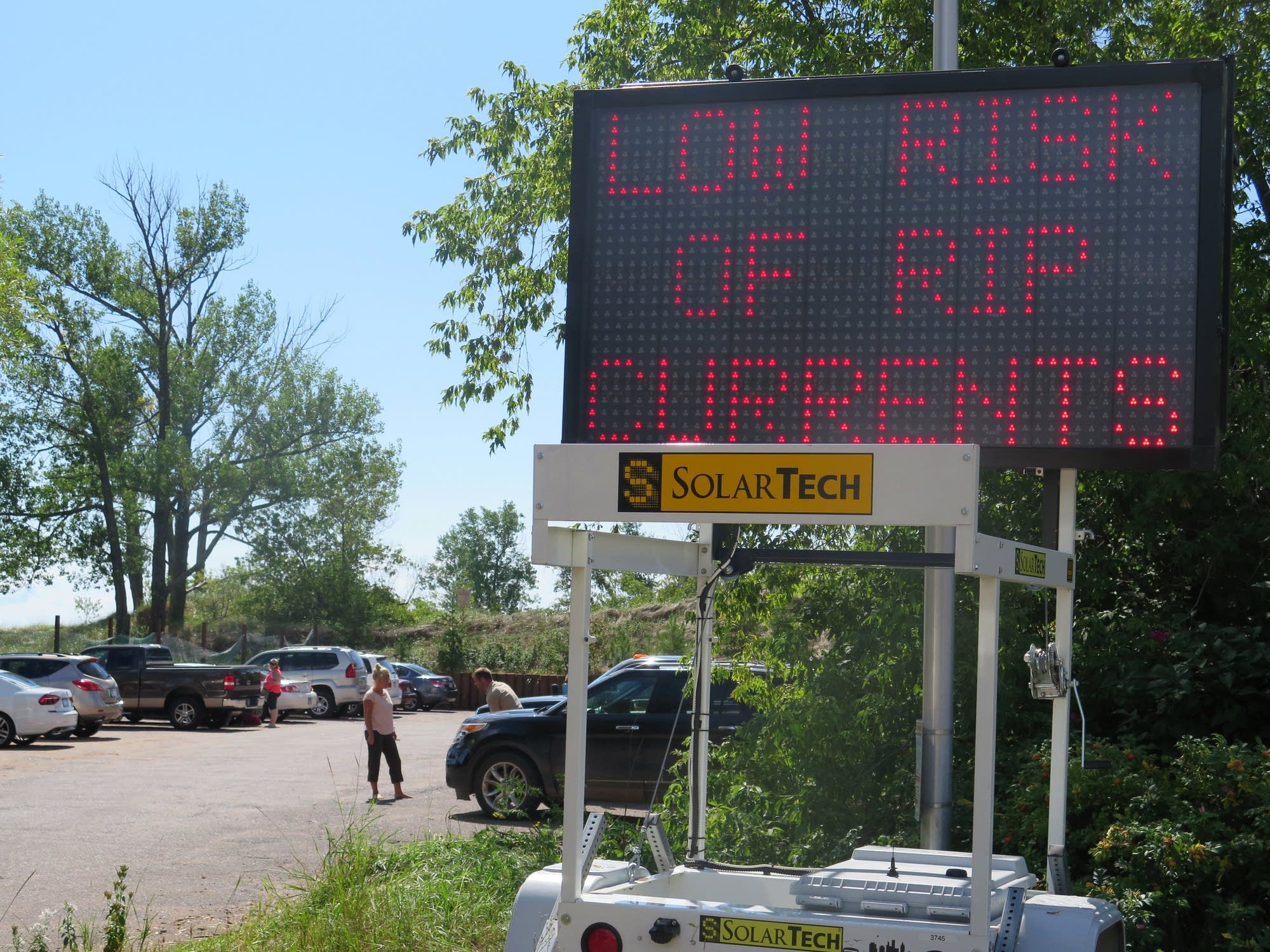 An electronic sign greets drivers on Park Point in Duluth.