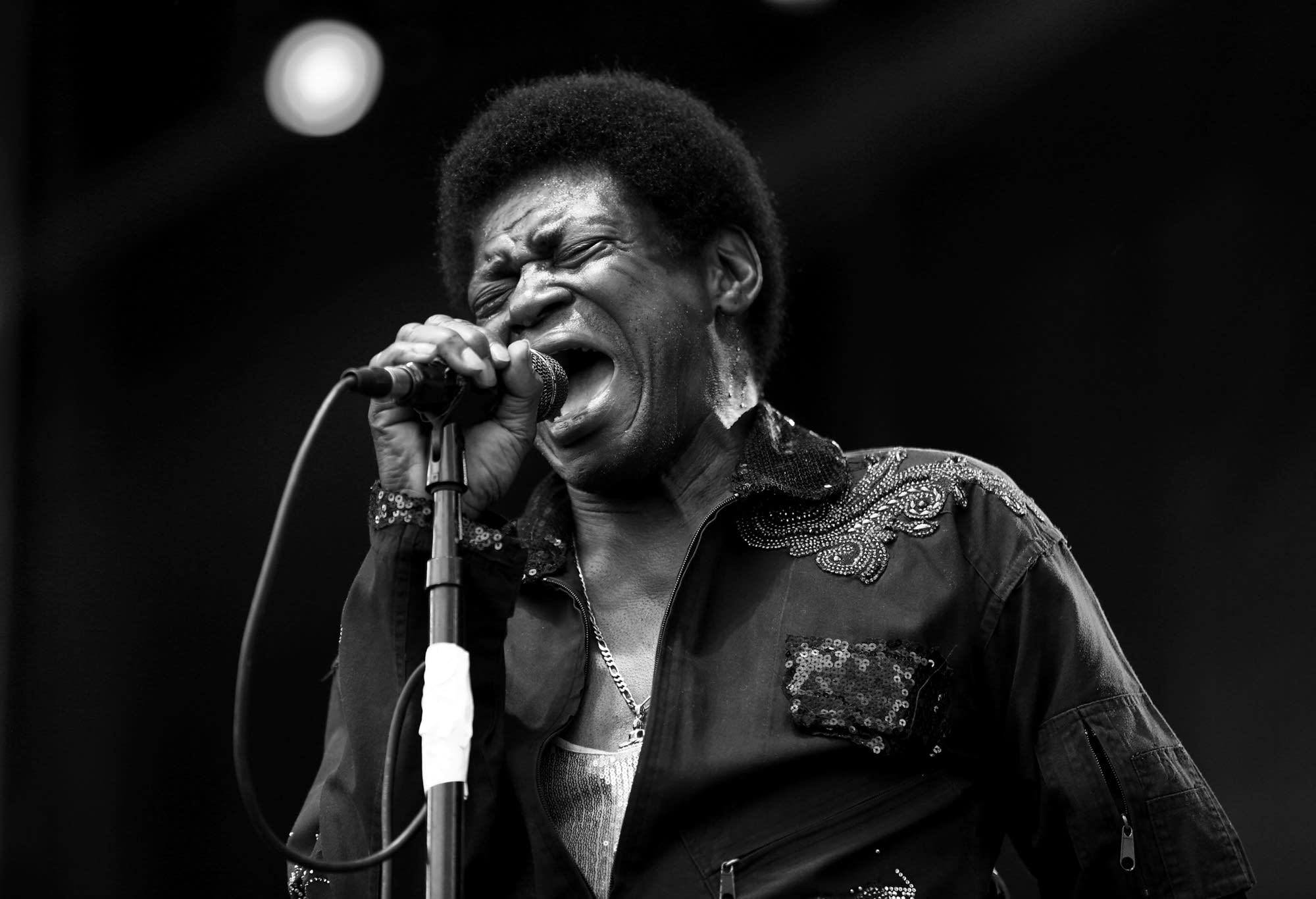 Американский певец пит. Соул певец. Charles Bradley changes. Charles Singer.