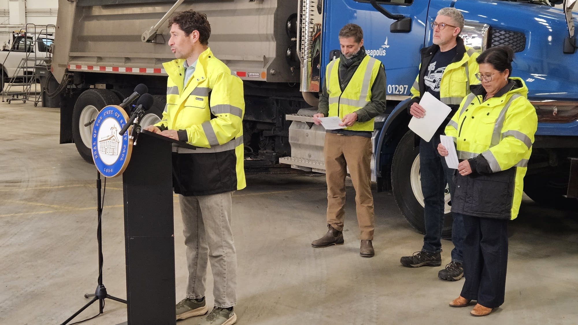 Minneapolis, St. Paul declare snow emergencies