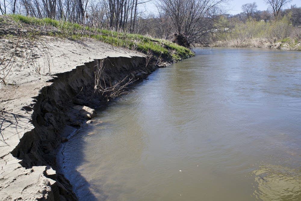 LeSueur River banks
