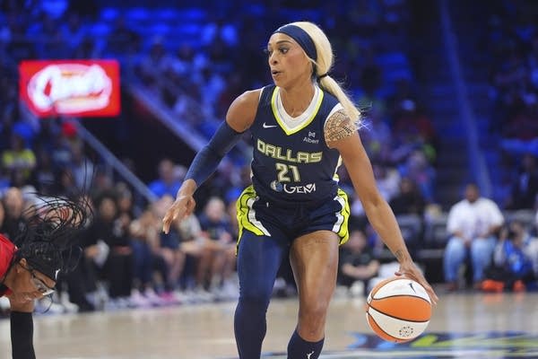 WNBA-leading Lynx acquire DiJonai Carrington from Wings for 2 players and a draft pick