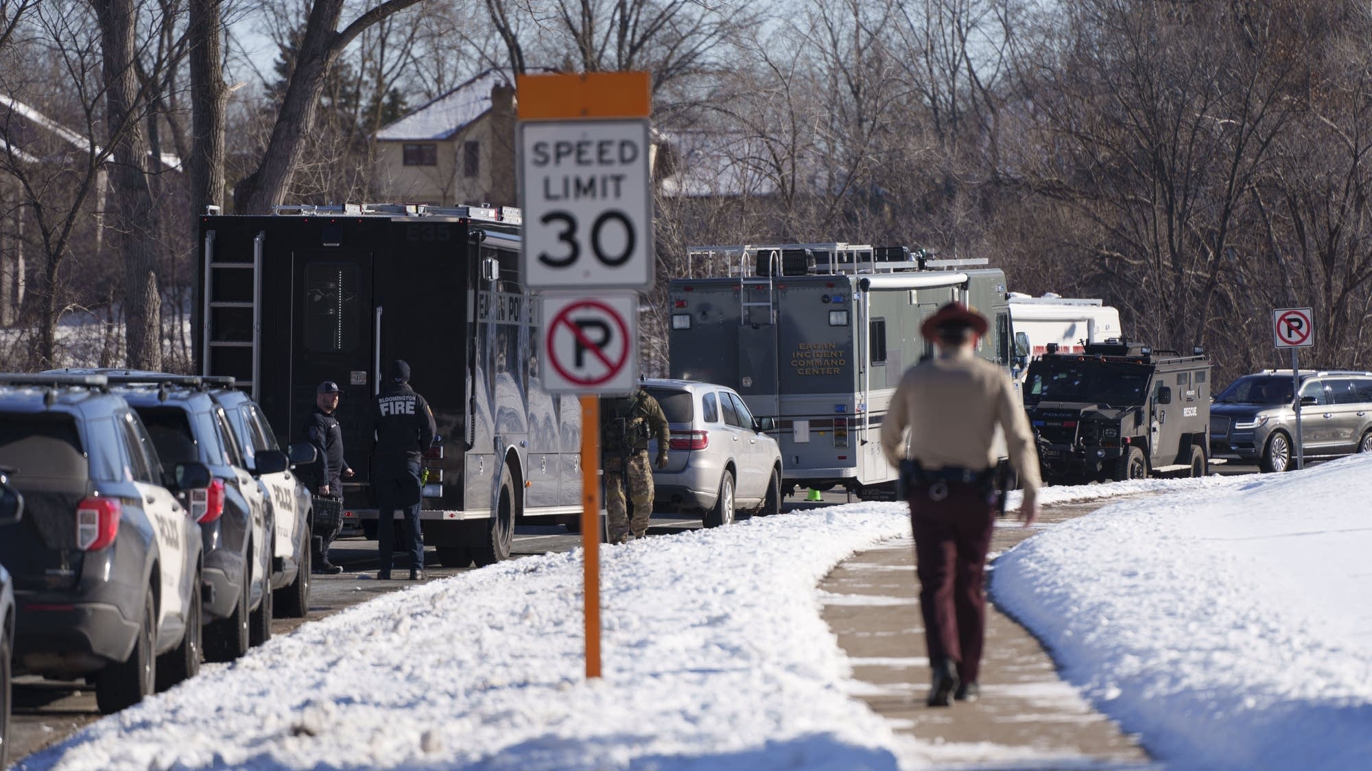 Two officers, one medic killed responding to domestic abuse call in Burnsville - Vimarsana News