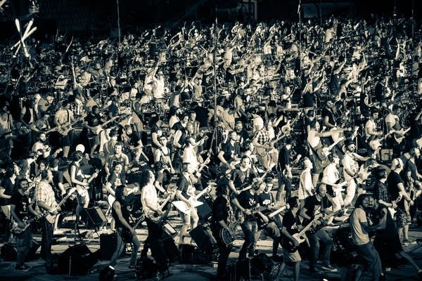 The Rockin' 1,000 playing 'Smells Like Teen Spirit'