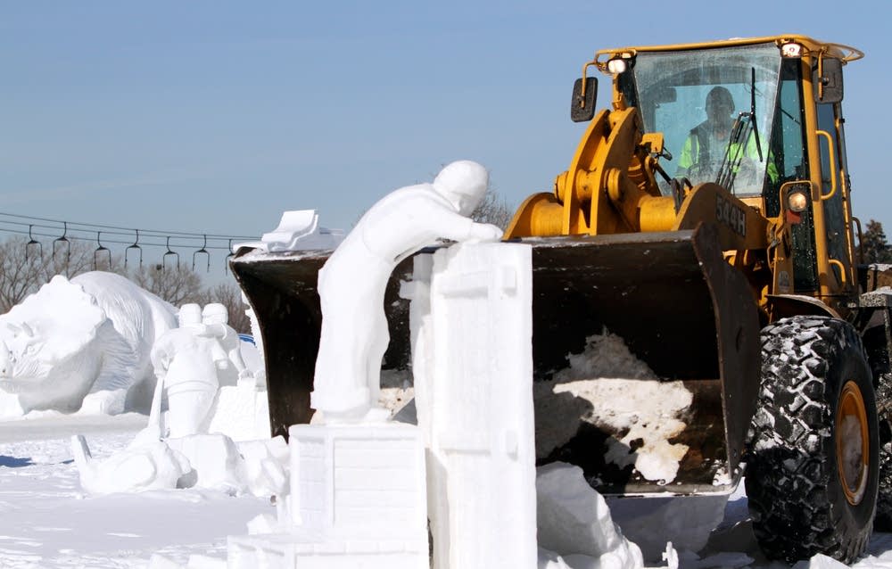 Leveling snow sculptures