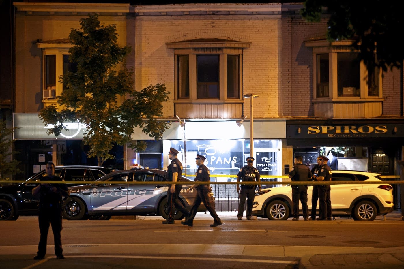 Man firing into Toronto cafes shoots 14 people, killing 2 MPR News