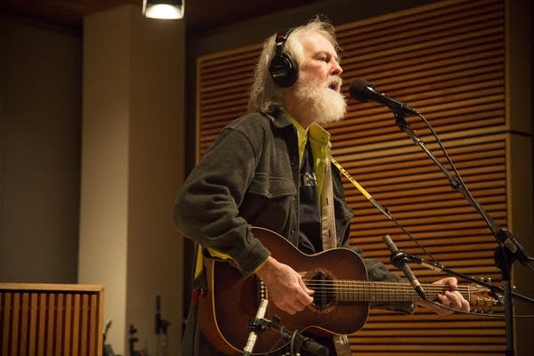 Gurf Morlix performs in the Radio Heartland studio