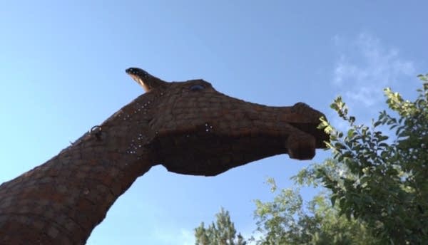 S.D. man’s dilemma: how to move a 40-ton horse