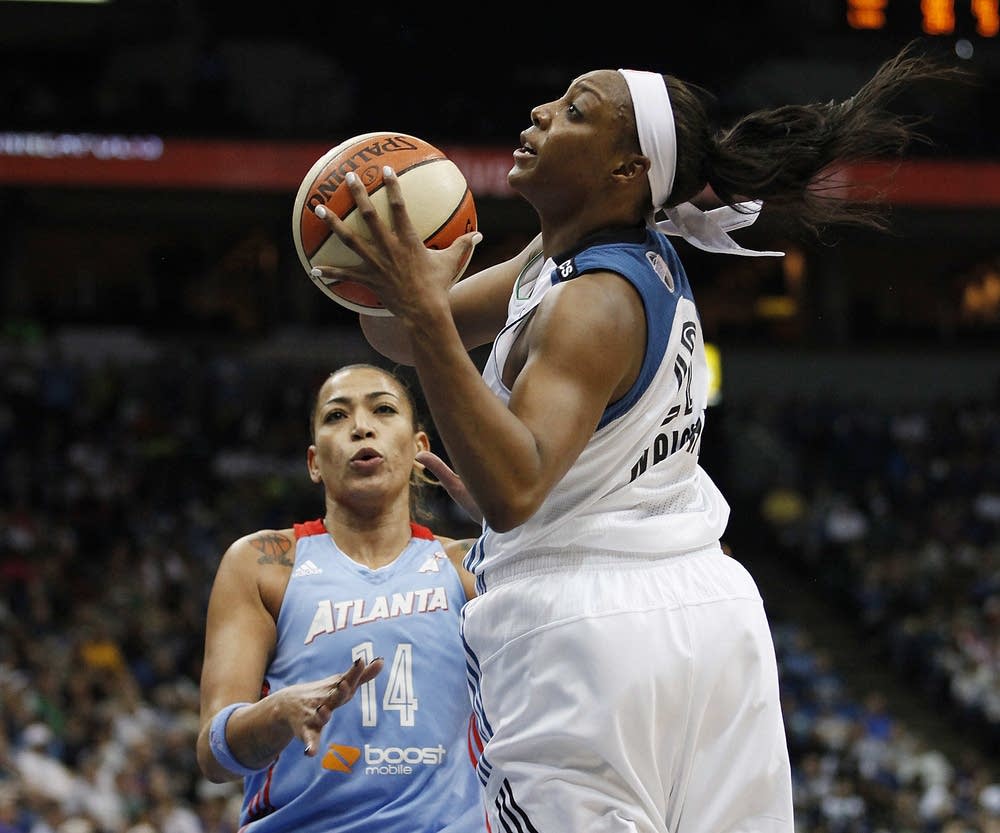 Monica Wright, Erika de Souza