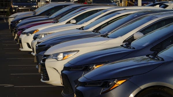 In the final weeks of the federal EV tax credit, the IRS portal suddenly required new information for each sale and marked every one as pending, EV dealers said.