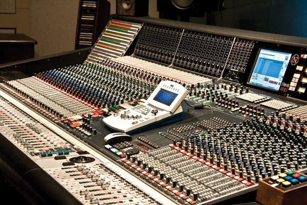 Mixing board