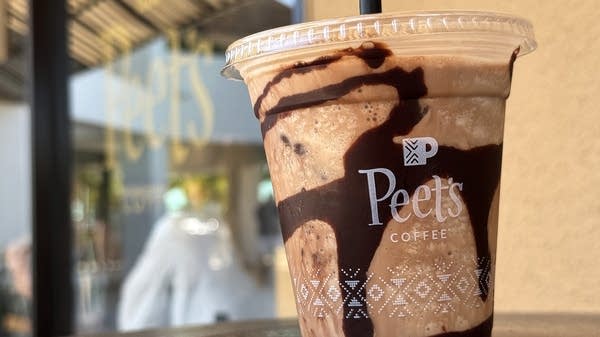 Keurig Dr Pepper plans to spend $18 billion to buy the Dutch company JDE Peet’s. The firm will then split in two, separating its soft drink business from its coffee business entirely. 