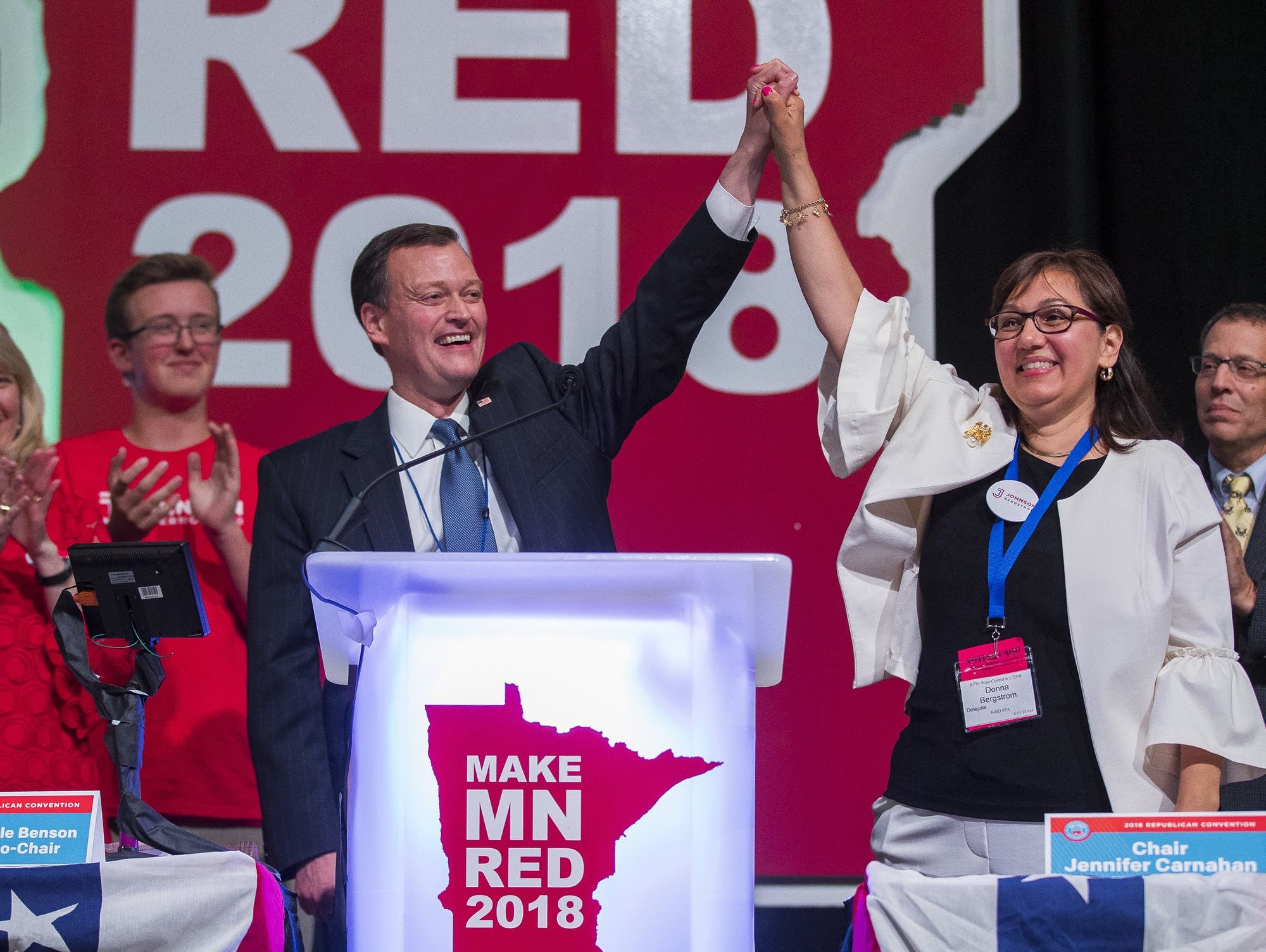 Republican gubernatorial candidate Jeff Johnson celebrates.