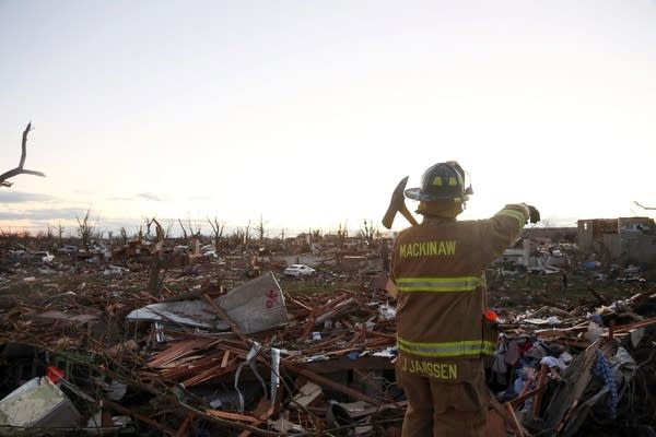 Severe Tornado Outbreak Hits Illinois