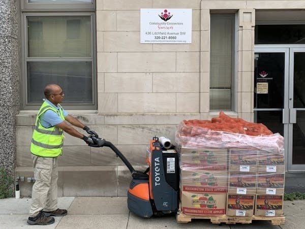 New halal food shelf in Willmar serves immigrant families in need 