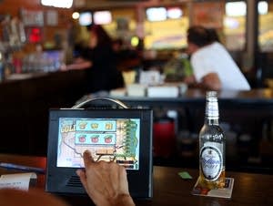 Electronic pulltabs