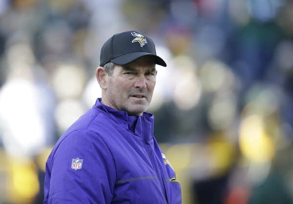 After ‘mutiny’ reports, Vikes’ coach, players huddle up with new story