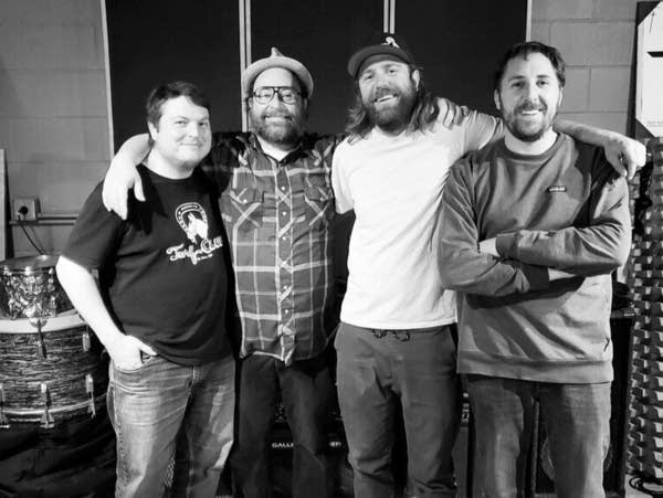 The two sides of Glitteratti