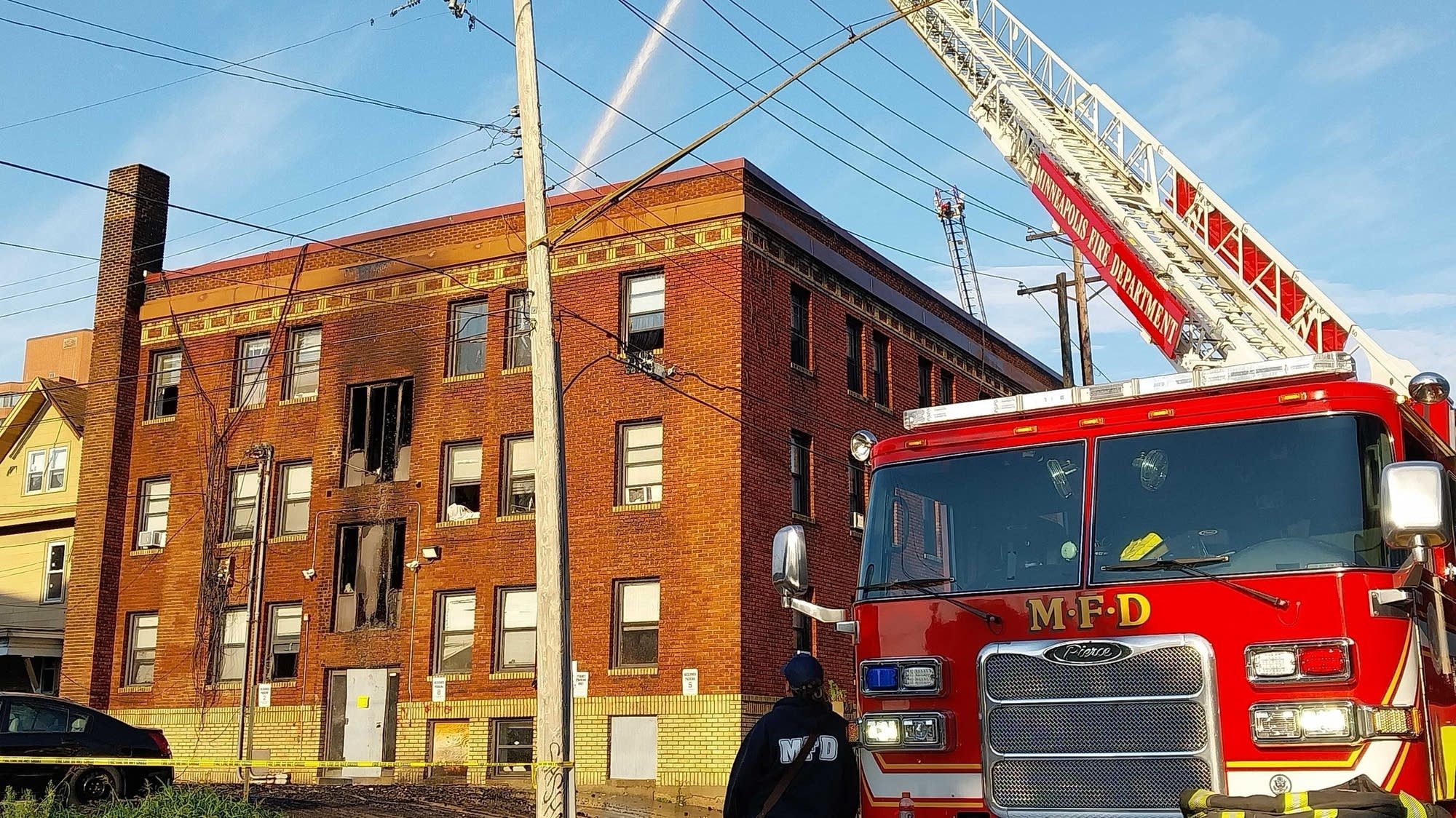 4 people seriously injured in Minneapolis apartment fire | MPR News