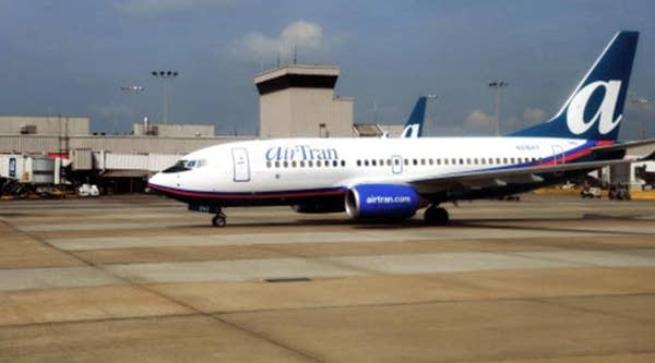A Airtran Airlines jets prepares to depart Atlanta-Hartsfield International Airport in Atlanta, Ga., on Sept. 12, 2009.